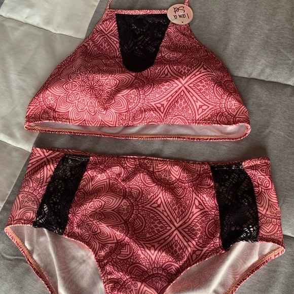 Bobbie Brooks Women’s Halter two piece swimsuit - Picture 2 of 8